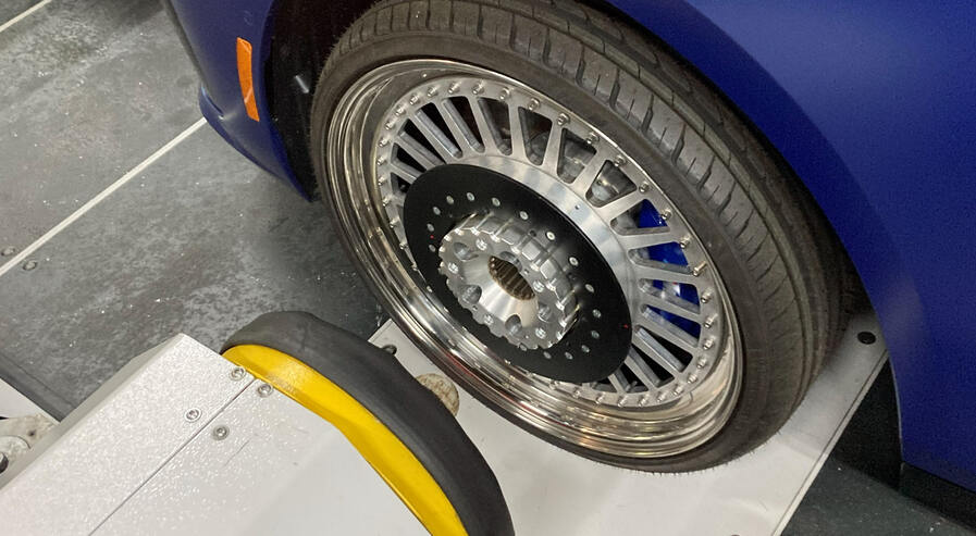 Straßenlasten präzise im Labor reproduziert